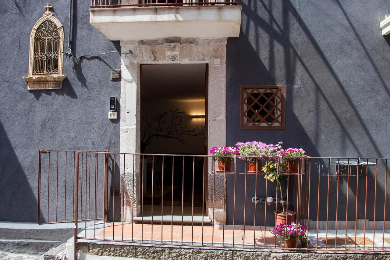 La Casetta In Centro By Sicily In Home Катания Экстерьер фото